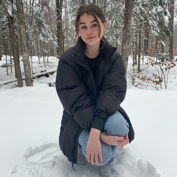 Meet your Posher, Caroline - Picture 1 of 1